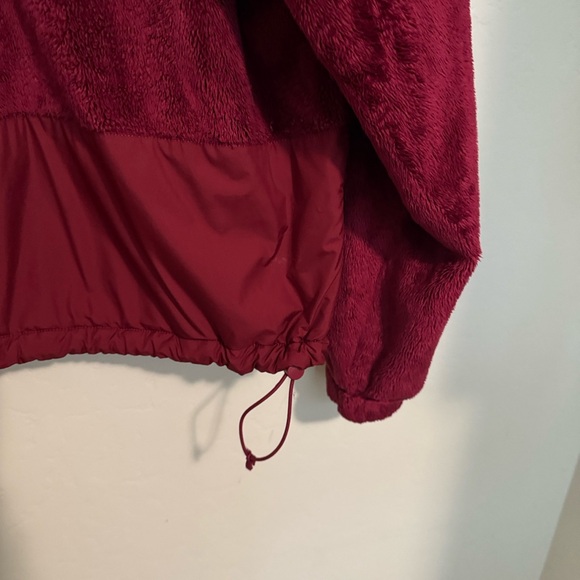 The North Face Women's Deep Red Teddy Jacket
Great for the ❄️ winter season ❄️ - Picture 7 of 9